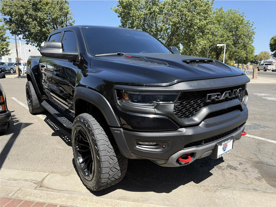 2022 Ram 1500 Crew Cab from 33 Auto Sales
Miles: 50,223
Drive: 4WD
Trans: Automatic, 8-Spd
Engine: V8, HEMI, Supercharged, 6.2 Liter
Stock: 1717
VIN: 1C6SRFU98NN249674