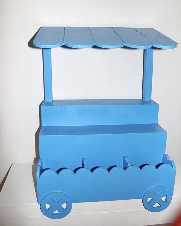 Carreta de Mesa Azul 
Medidas 56 cm Altura 
50 cm Largo 
$35.000
