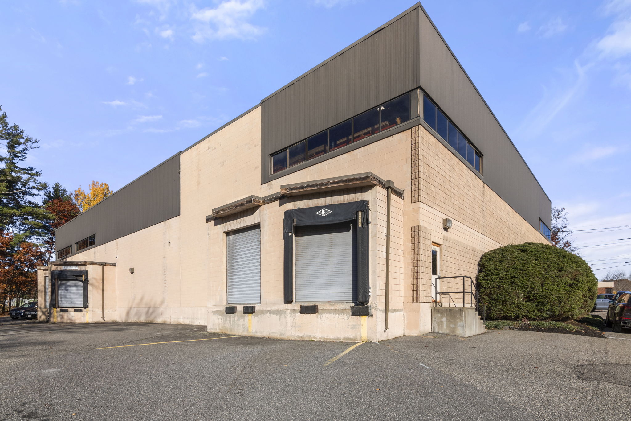 https://0201.nccdn.net/1_2/000/000/154/288/exterior-4.jpg