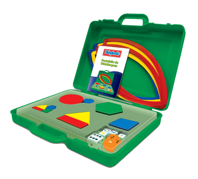Portafolio de Didabloques Escolar
Precio$495.00 CON IVA
60 figuras geométricas de plástico
4 dados de atributos
1 dado de puntos
3 aros de Ventam
1 perinola hexagonal
1 guía didáctica.
Conforma y compara colecciones por conteo con ayuda del dado de puntos y la perinola. Descubre a delimitar colecciones con ayuda de los aros de Ventam. Clasifica formas, tamaños y colores con los dados de atributos y aprende las propiedades de las figuras geométricas.
