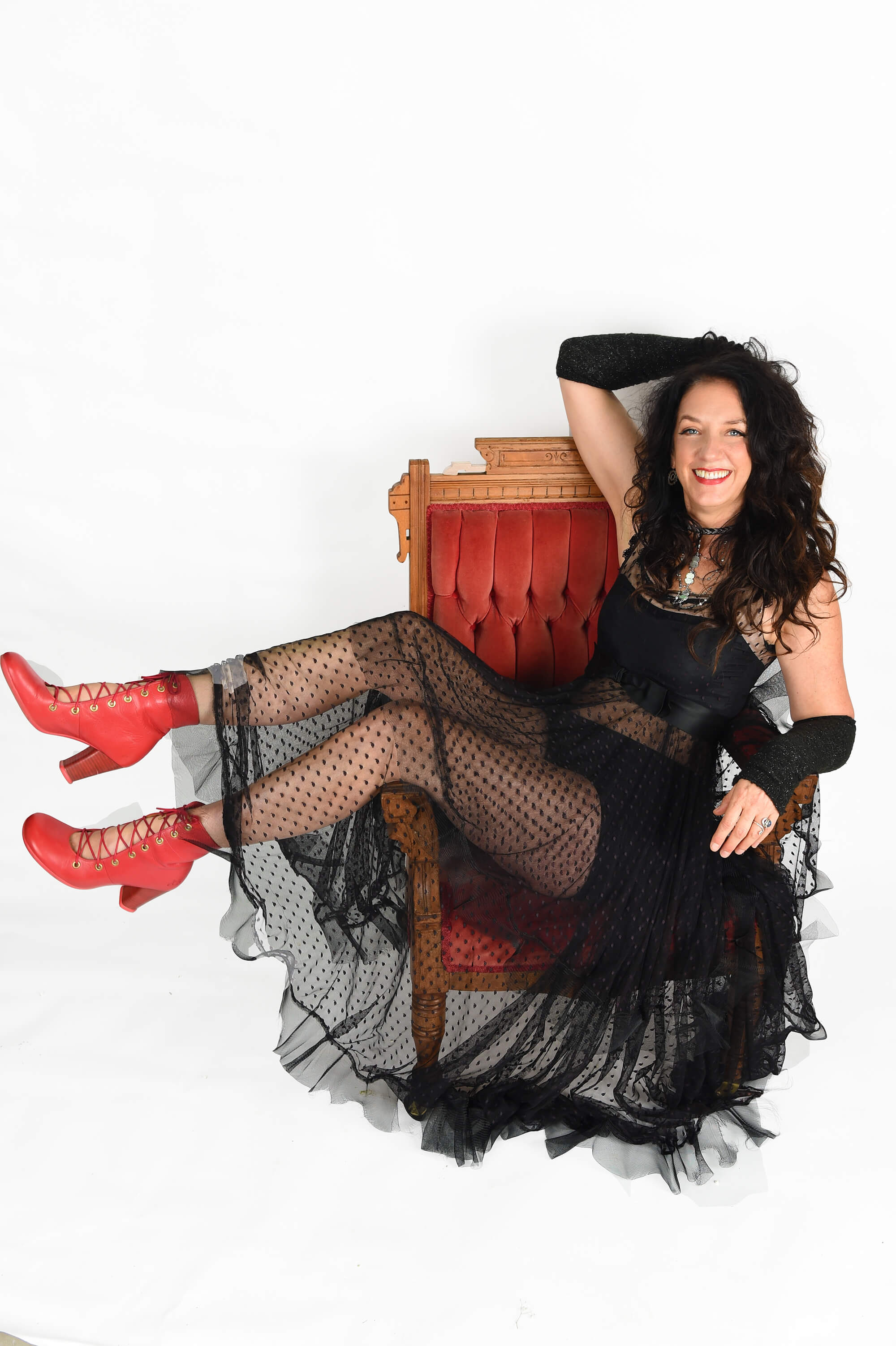 https://0201.nccdn.net/1_2/000/000/155/4f5/black-dress-red-chair-white-bkrg-facing-forward.jpg