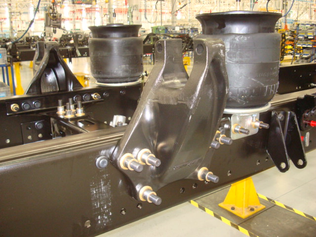 Ensamble de chasises y componentes para chasis de tractocamión en OEM´s