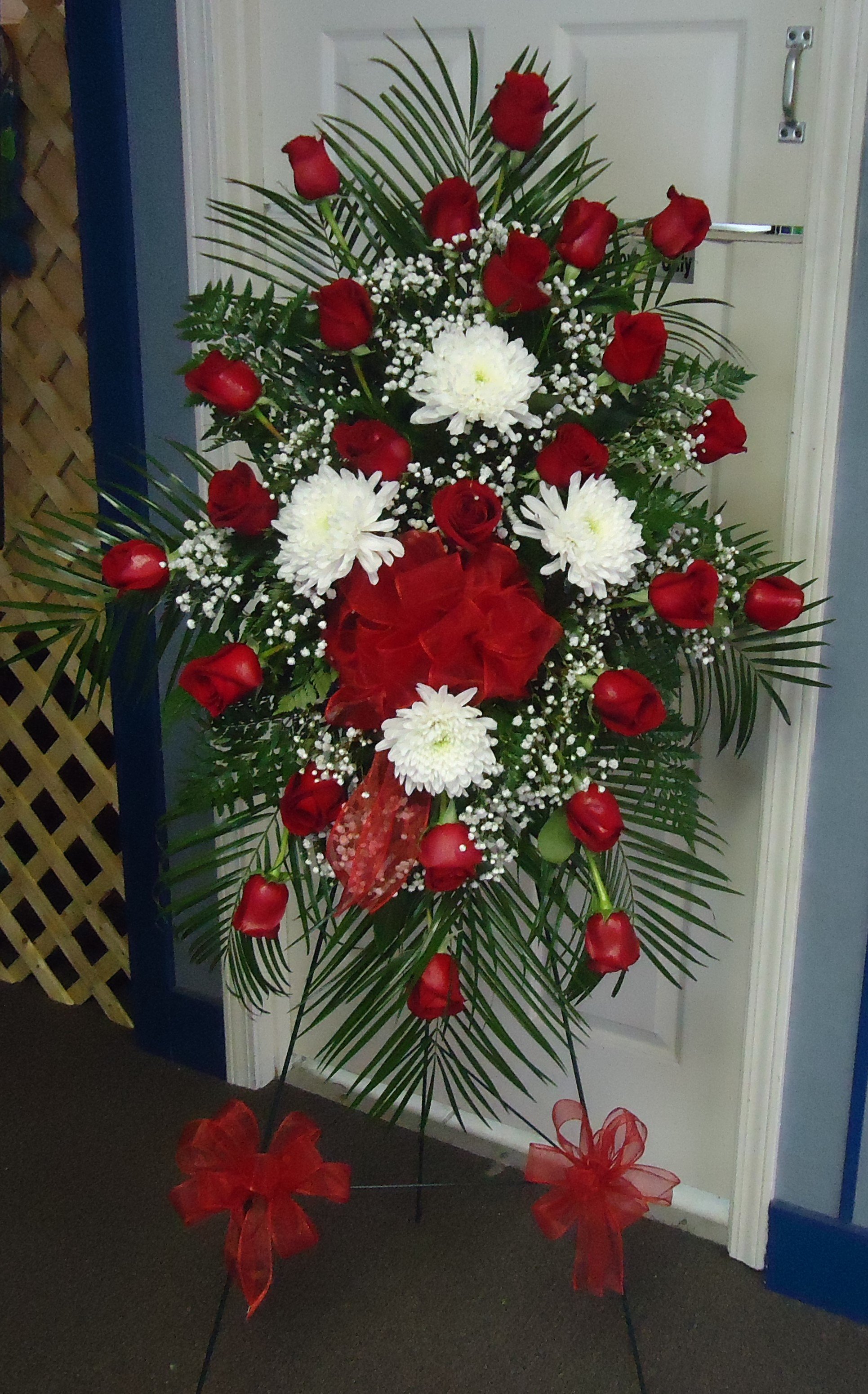 (12) "Fresh" Standing Spray
(Red & White)
$250.00