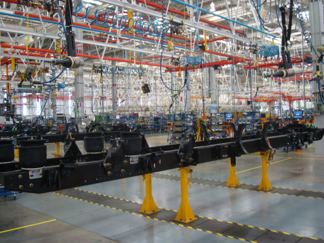 Ensamble de chasises y componentes para chasis de tractocamión en OEM´s