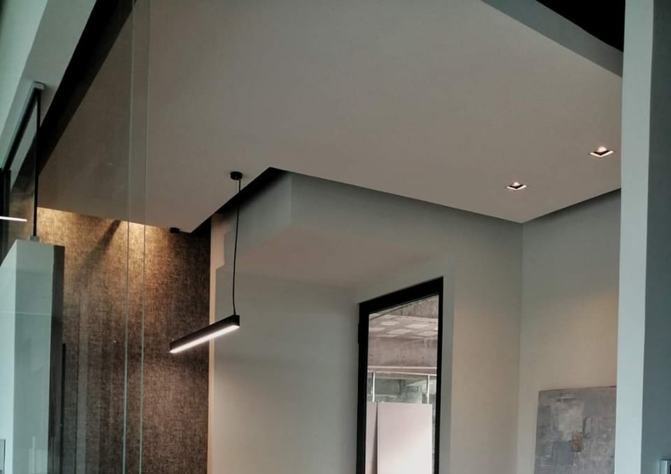 Muros y Plafones - Oficina Corporativa