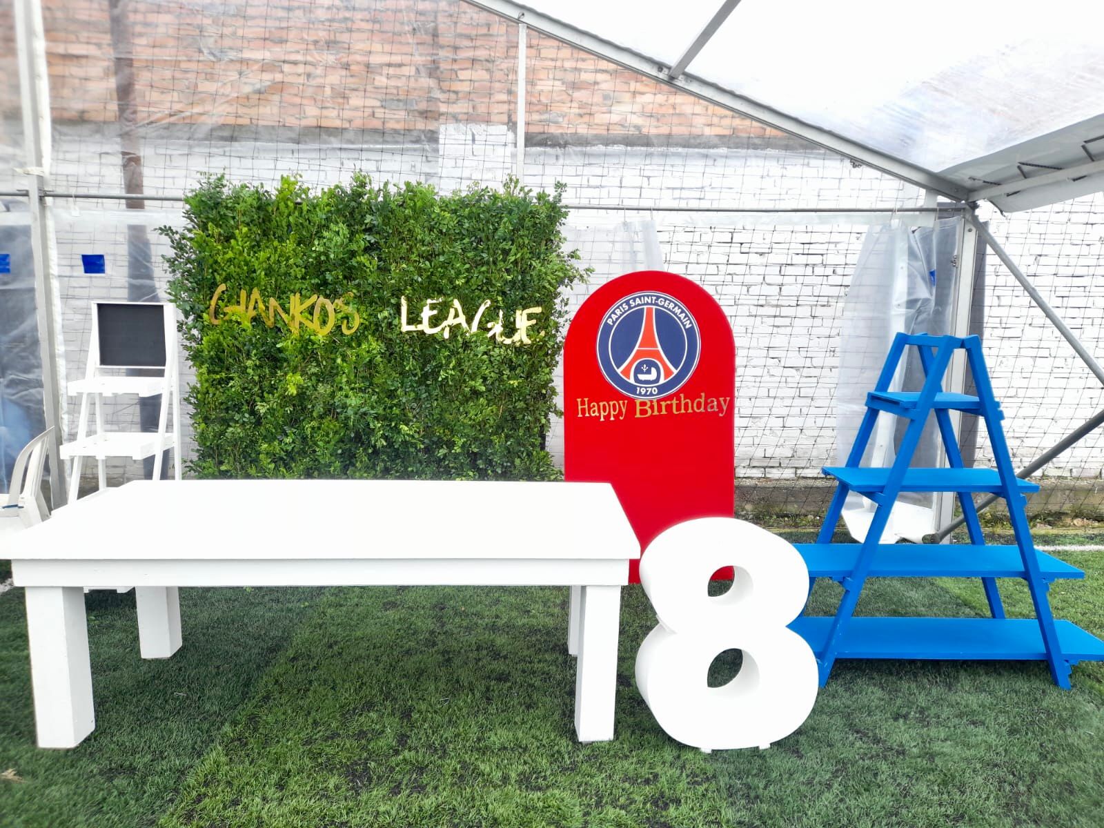 Altura 2.20m x 1.04m
Jardines Naturales $ 130.000
Precio Unitario
En la Imagen se Encuentran 2