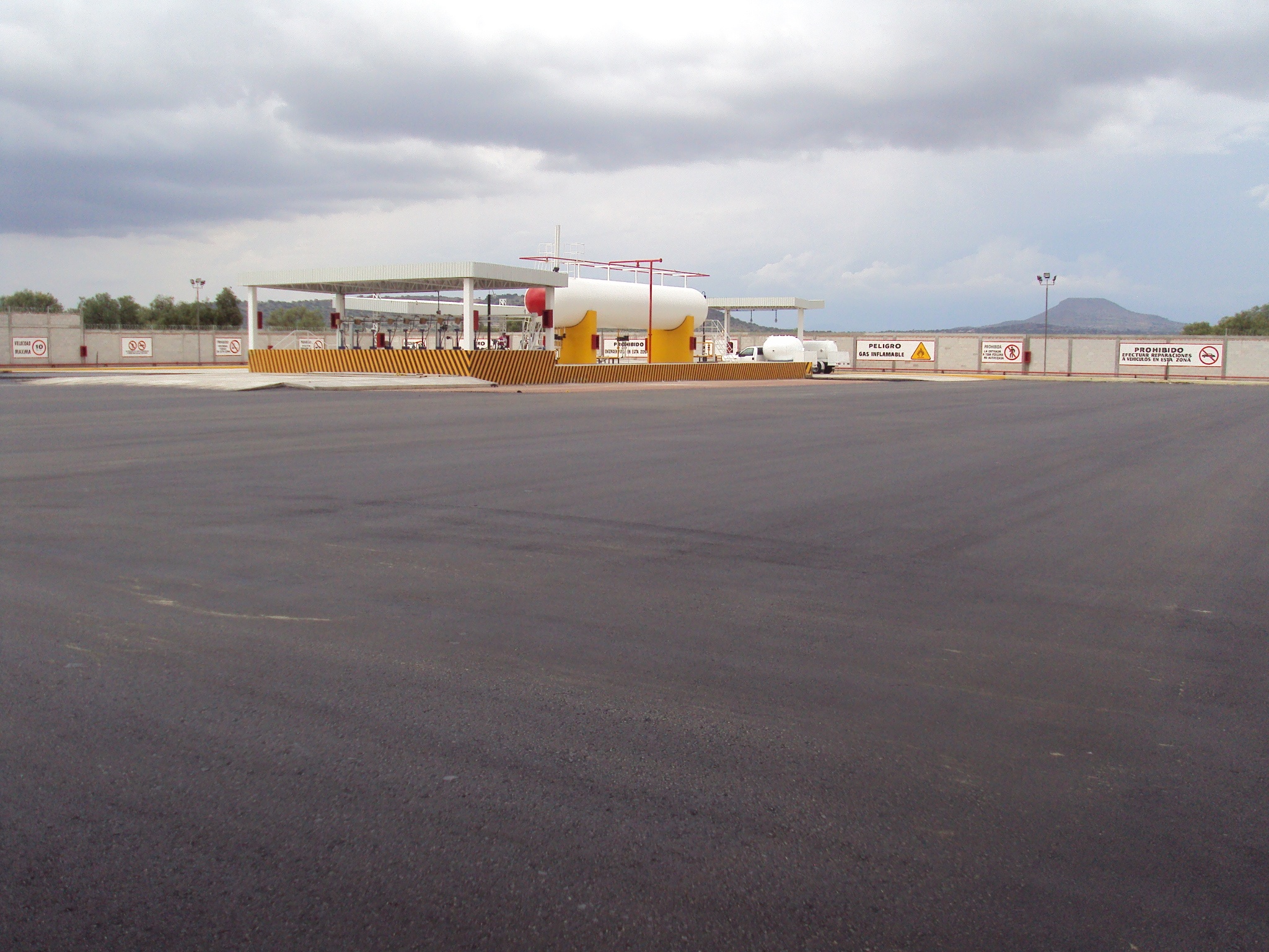 PAVIMENTACIÓN PATIO DE MANIOBRAS