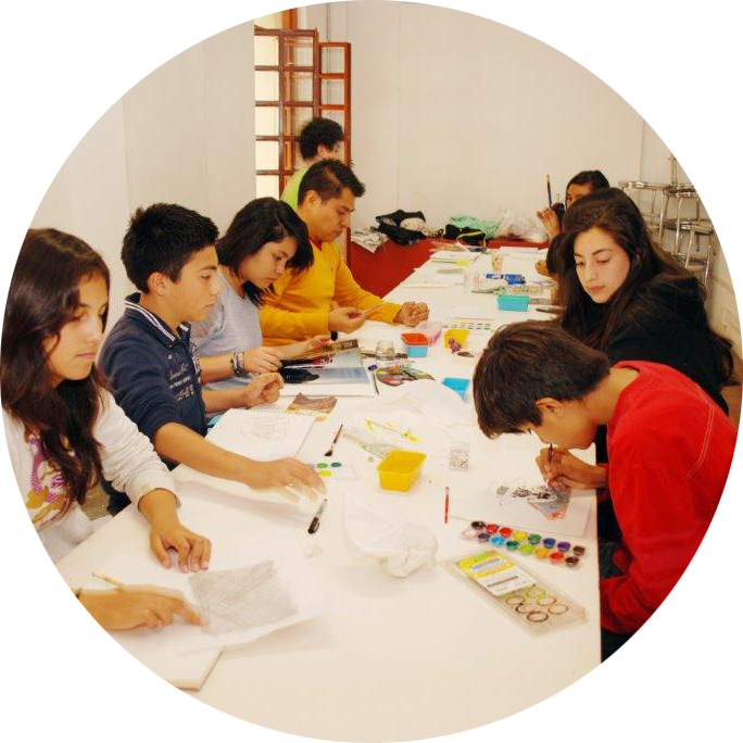 Impartición de cursos y talleres artísticos, así como capacitaciones para el desarrollo de habilidades digitales