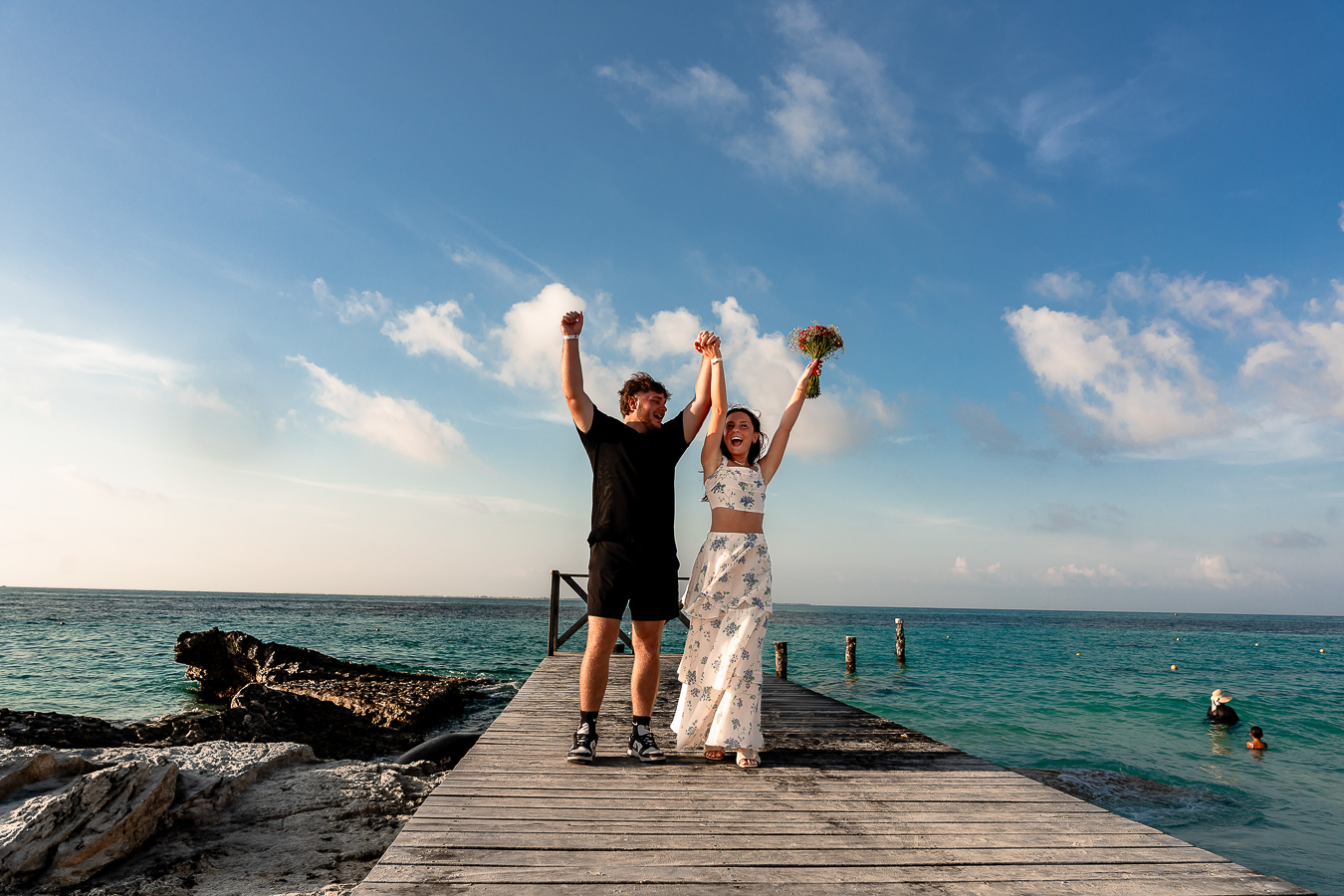 https://0201.nccdn.net/1_2/000/000/157/6e7/romantic-proposal-in-cancun-sunset--riu-palace-las-americas-canc.jpg
