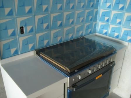 Ampliar el saque  en cubierta para colocar estufa.