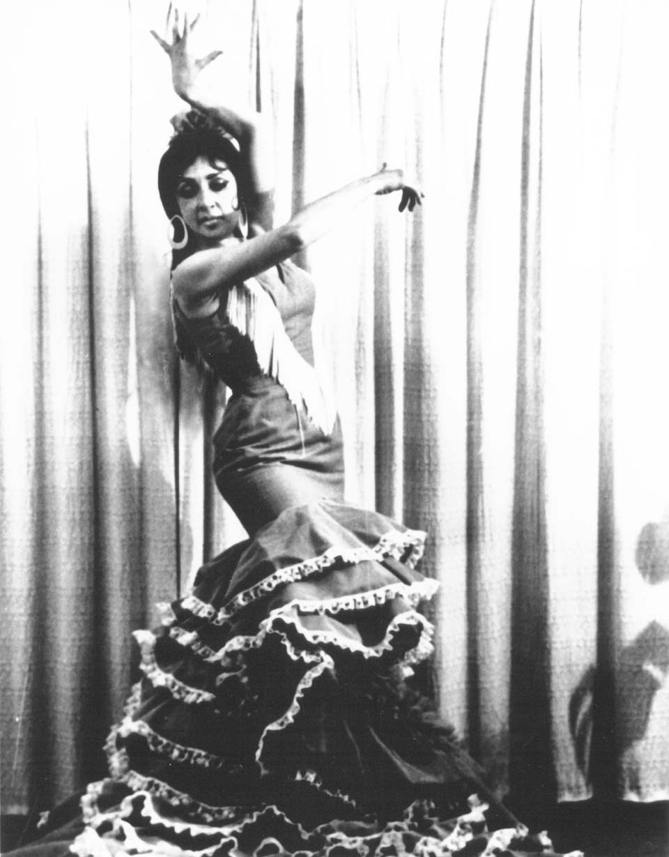 https://0201.nccdn.net/1_2/000/000/157/dde/ADELA-960x1229.jpg