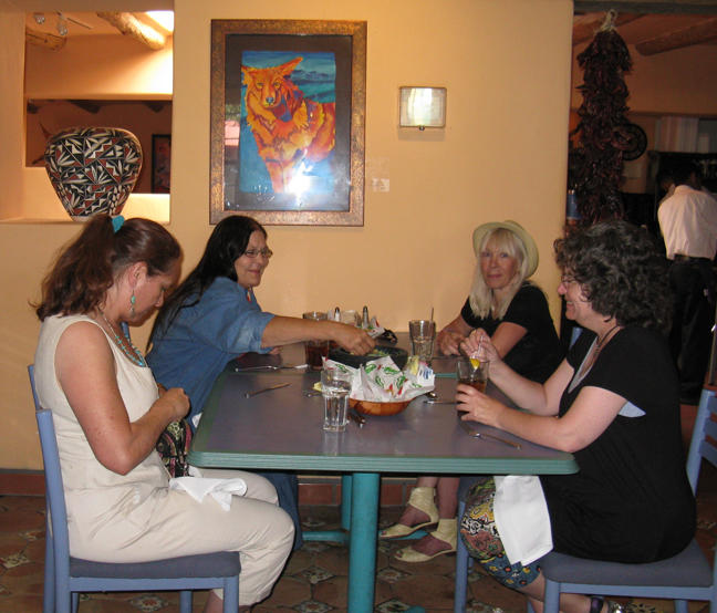 Doris, Paula, Tana and Lea... still eating and talking!