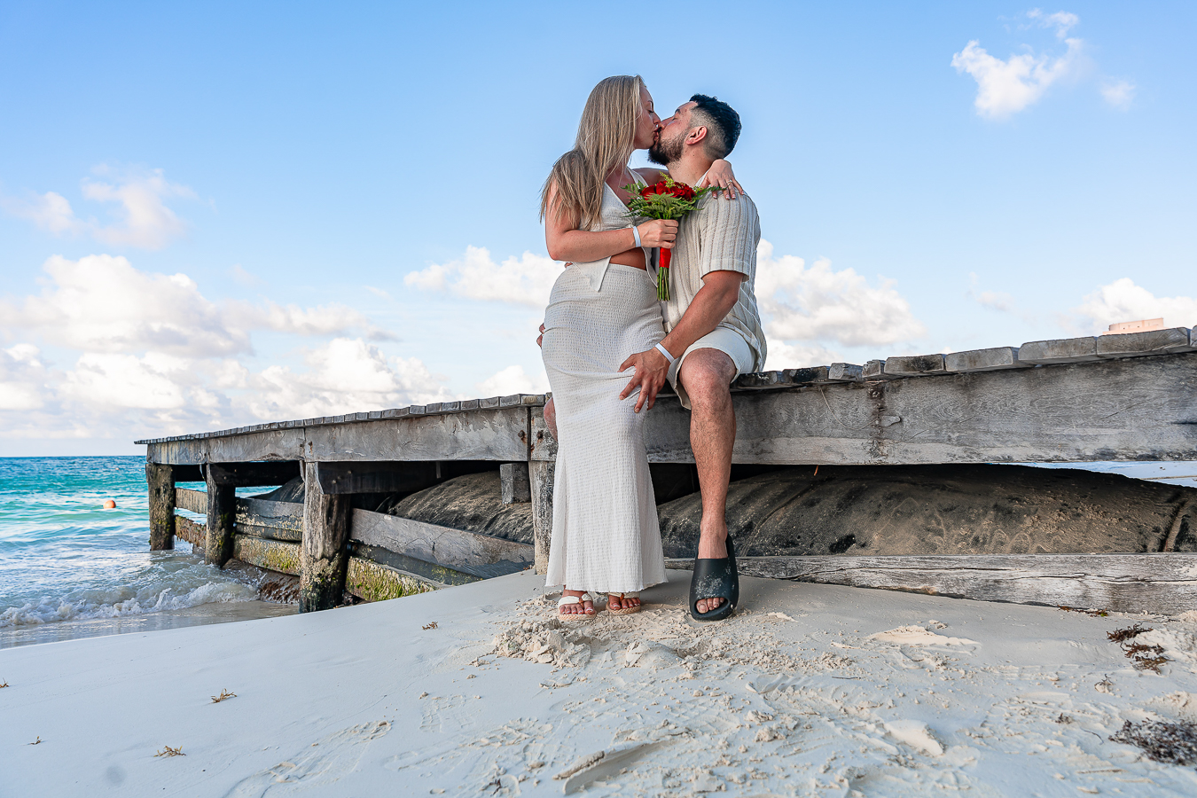 https://0201.nccdn.net/1_2/000/000/159/a61/romantic-proposal-in-cancun-riu-cancun-allinclusive126.jpg.jpg