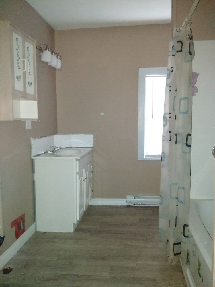 365 Sandy Point Bathroom