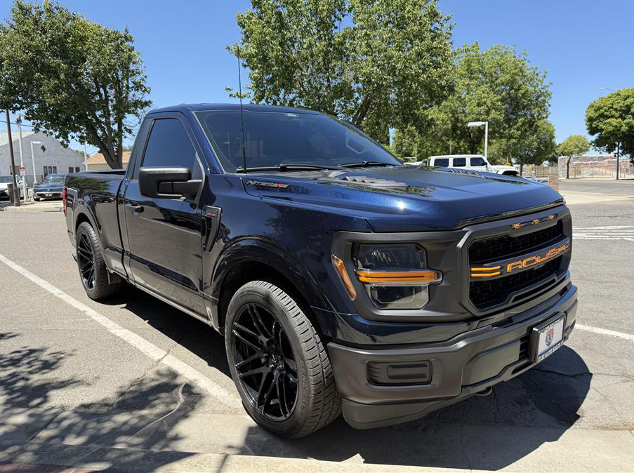 2025 Ford F150 Regular Cab from 33 Auto Sales
Miles: 9,792
Drive: 4WD
Trans: Automatic, 10-Spd w/SelectShift
Engine: V8, 5.0 Liter
Exterior: Dark Blue
Interior: Black
Stock: 1704
VIN: 1FTMF1L58SKE06130