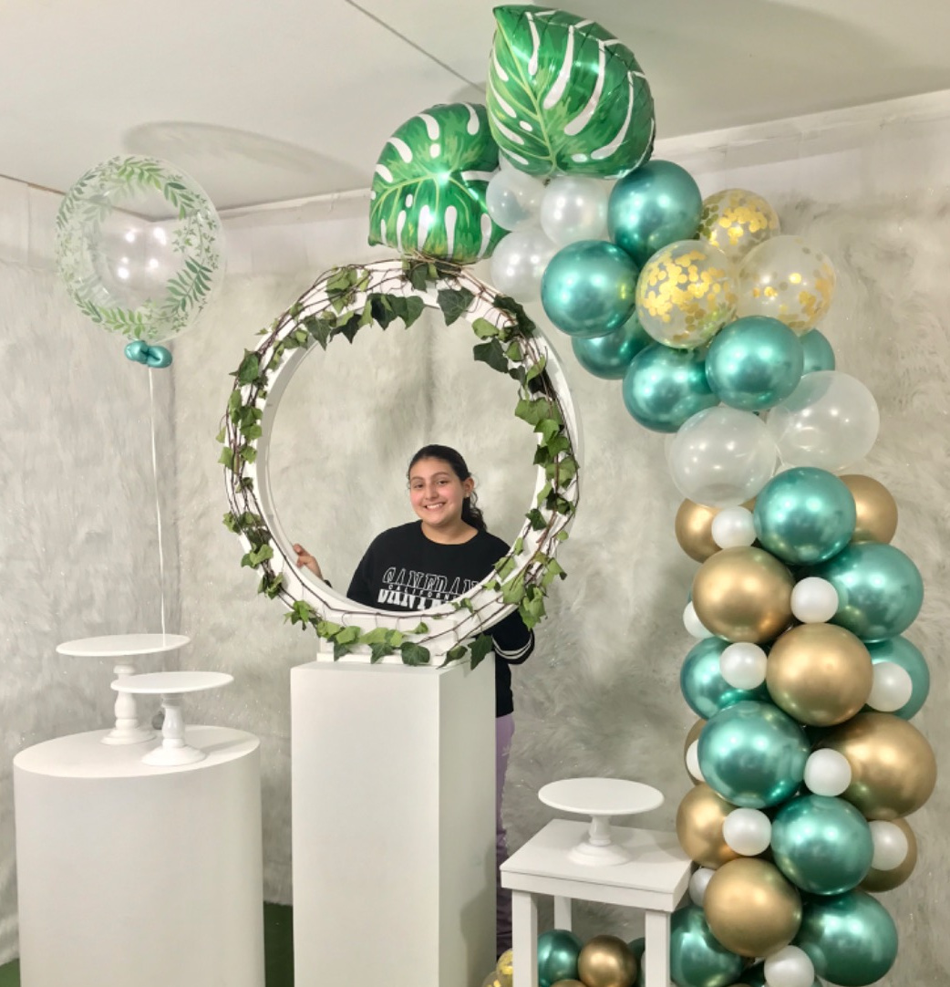 Circulo Hueco De Mesa Con
Enredadera Natural
1mx1m Externo 
75cm x 75cm Interno
1.05m Alto
$60.000 y $30.000
 Sin Enredadera