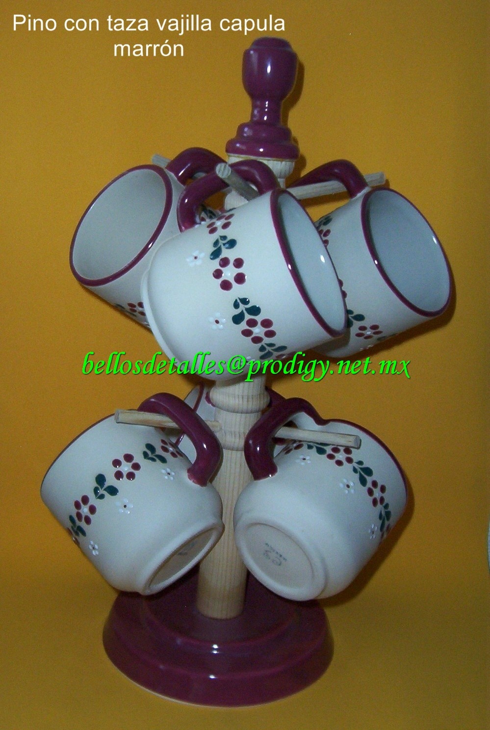 https://0201.nccdn.net/1_2/000/000/15b/07f/Pino-con-taza-vajilla-capula-marr--n-999x1488.jpg