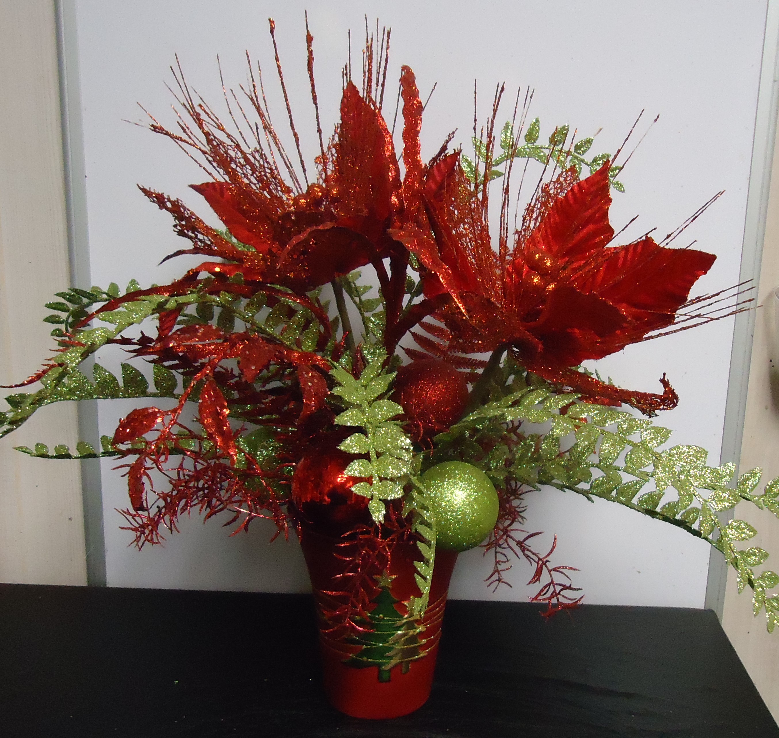 (45A) "Silk" Christmas Arrangement
$45.00