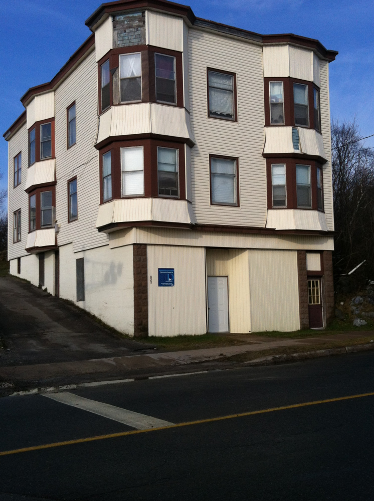 421 Douglas Exterior