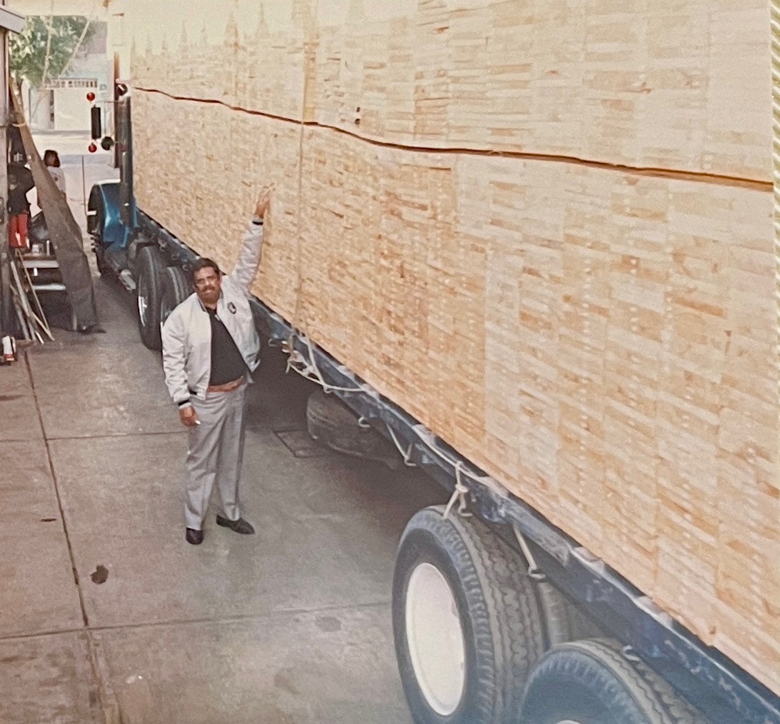 Primer tráiler de madera a TMC Primer tráiler de madera a TMC