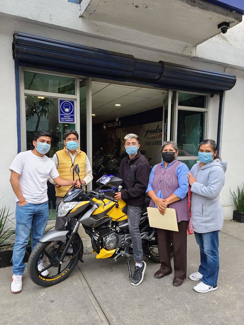 Entrega de motocicleta - Motos en Bajaj la Viga, Iztacalco, CDMX.