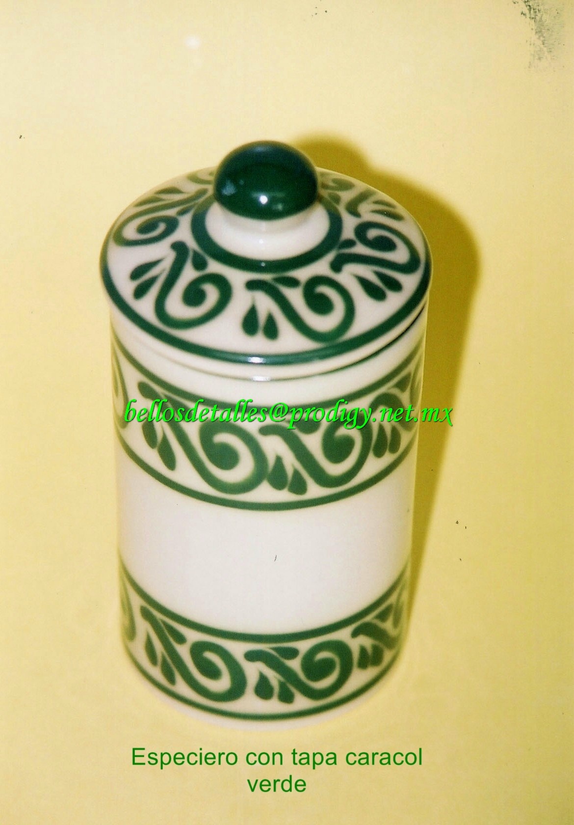 https://0201.nccdn.net/1_2/000/000/15d/afd/Especiero-con-tapa-caracol-verde-1170x1680.jpg