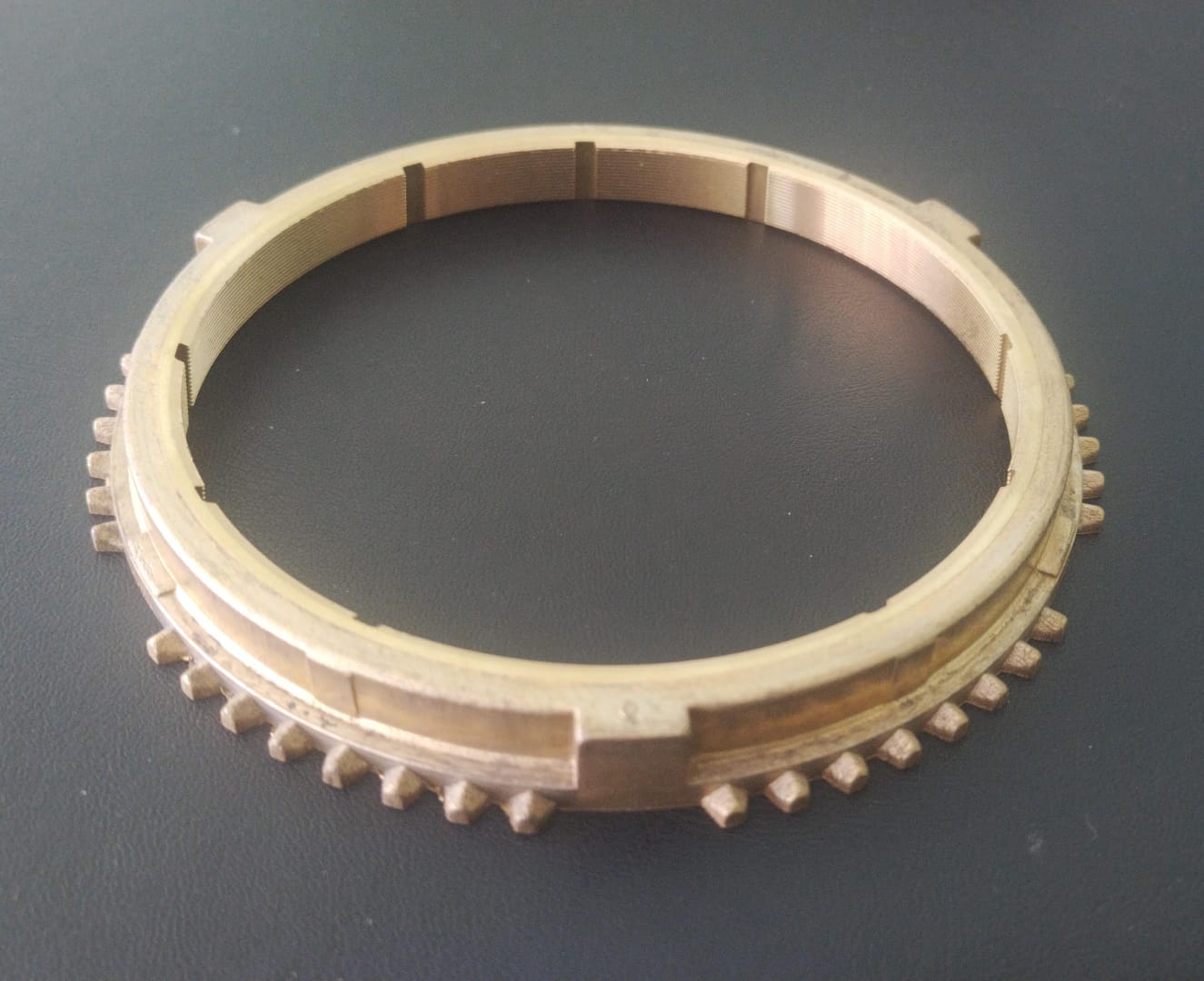 ZF
BRONCE 
DIENTE FINO
REVERSA
$250