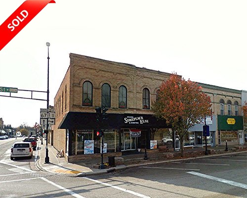 W. Walworth Street Elkhorn, Wisconsin (Restaurant Bar)