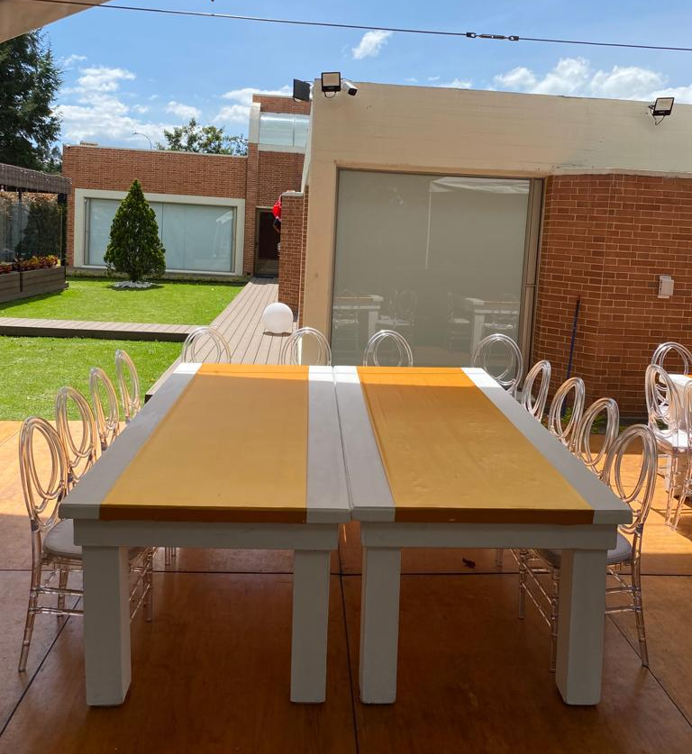 Mesa Rectangular de Madera Blanca
Medidas: 2.20m x 1m
$90.000
sin silla