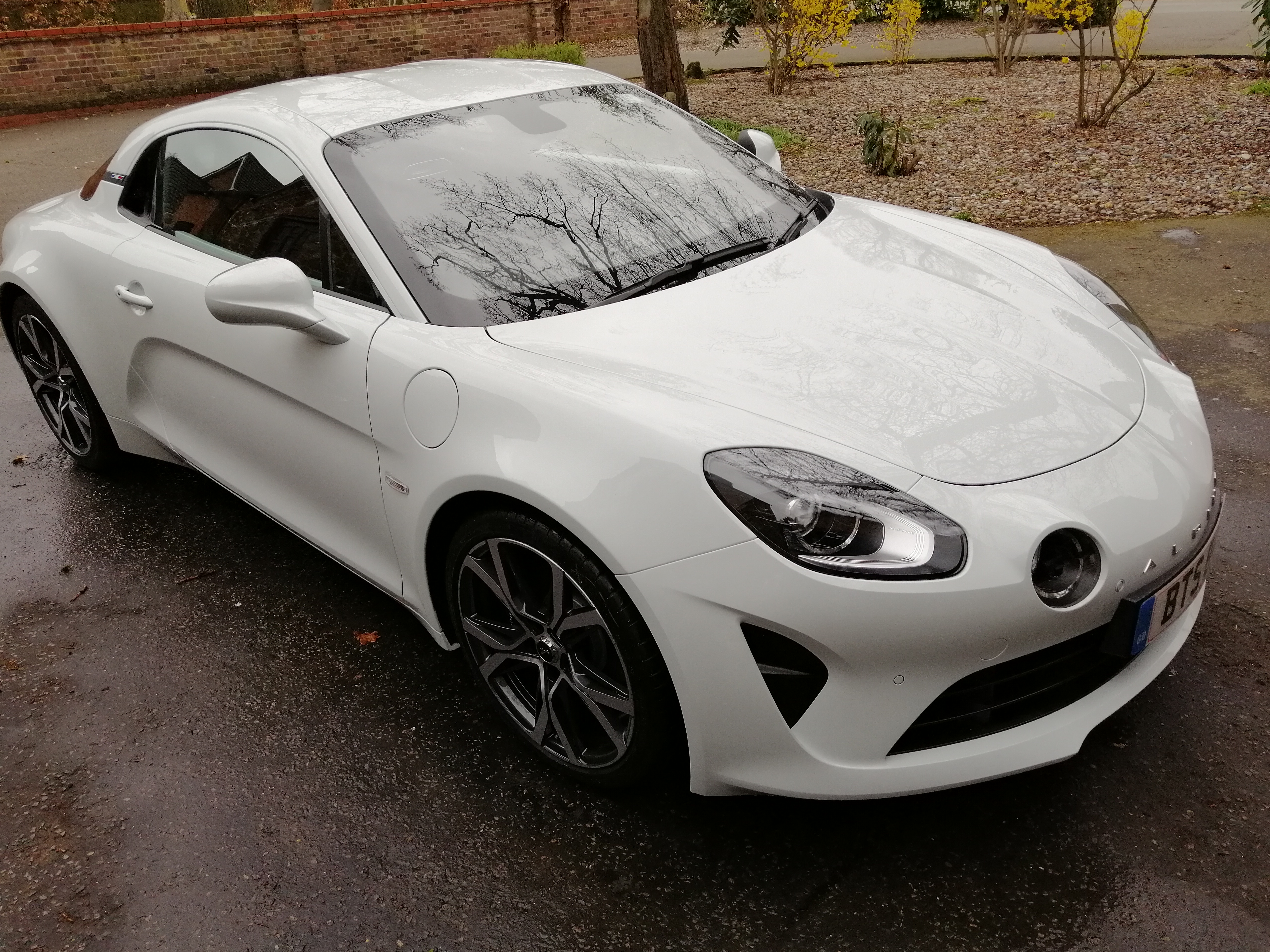 Extras
Comfort 6 way seats
Heated seats
Focal Upgrade Audio
Front and rear park
18 inch Serac alloy wheels
Active Sports Exhaust
Luxury floor mats
Rear luggage net