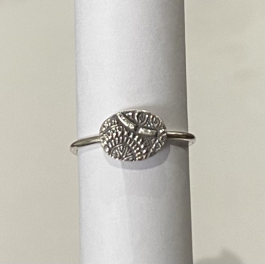 Oval PMC Ring
Sterling Silver
Size 7.5
$30.