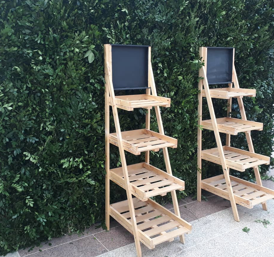 Escalera lineal 4 peldaños 
Color Madera Natural
Alquiler $ 60.000