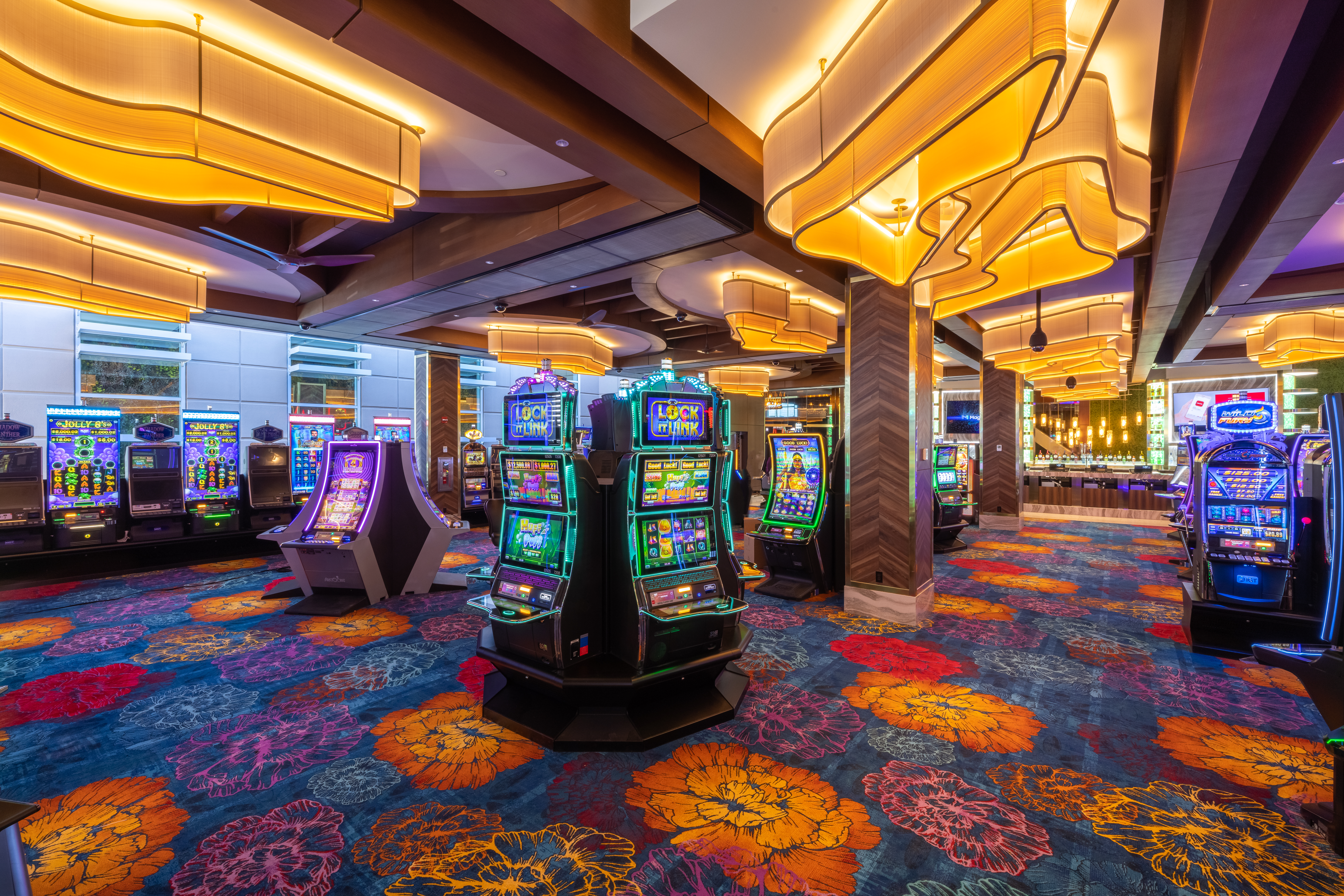 https://0201.nccdn.net/1_2/000/000/15f/7f7/jack-thistledown-racino-interiors-3.jpg