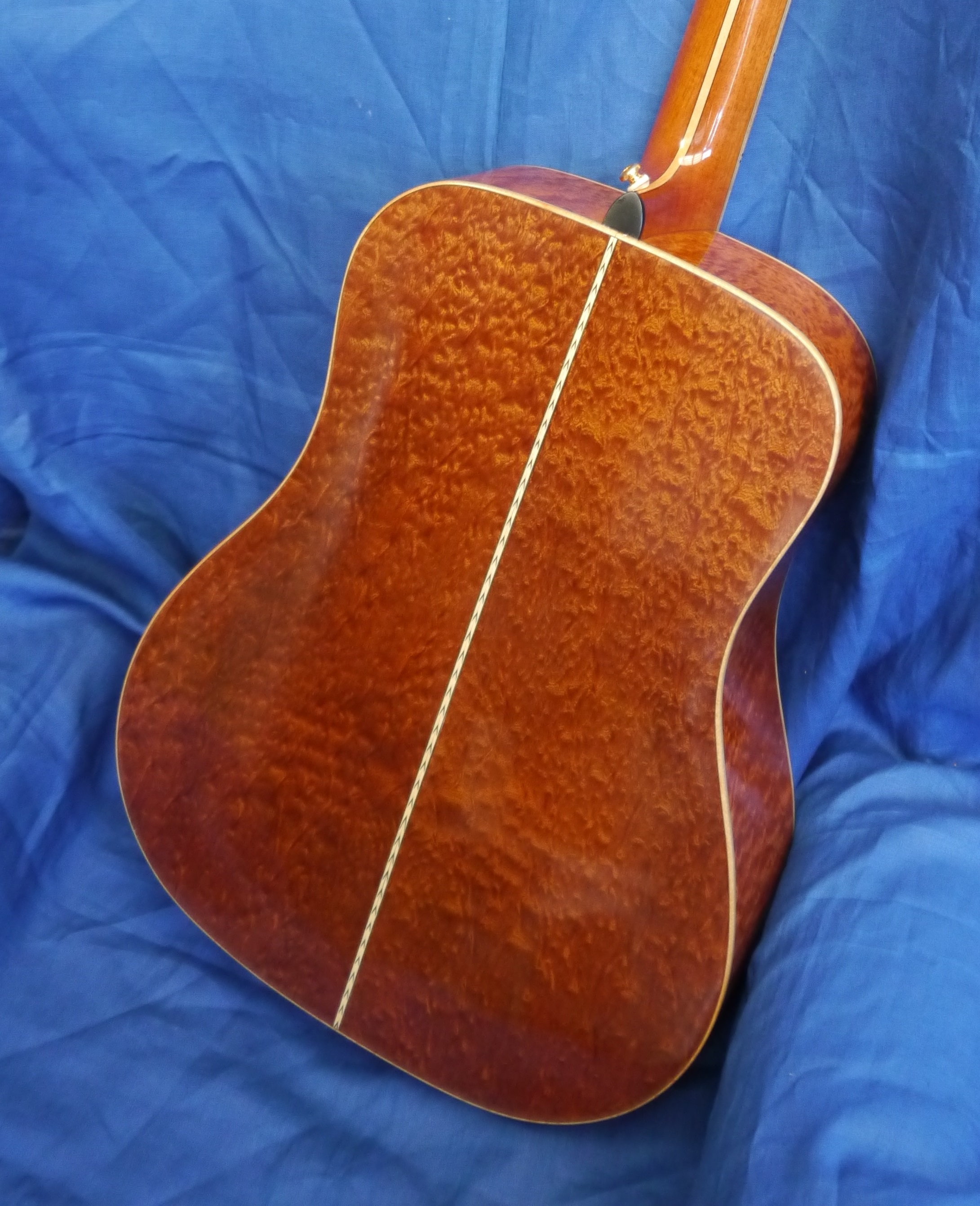 https://0201.nccdn.net/1_2/000/000/15f/e72/d-pomelo-sapele-back.jpg