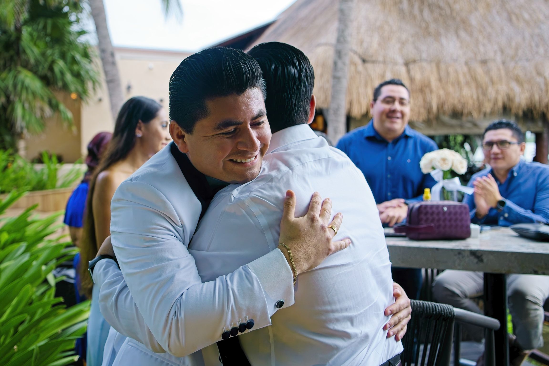 https://0201.nccdn.net/1_2/000/000/160/23c/luxartifices-wedding-navios-cancun-bride-and-groom-sunset002.jpg