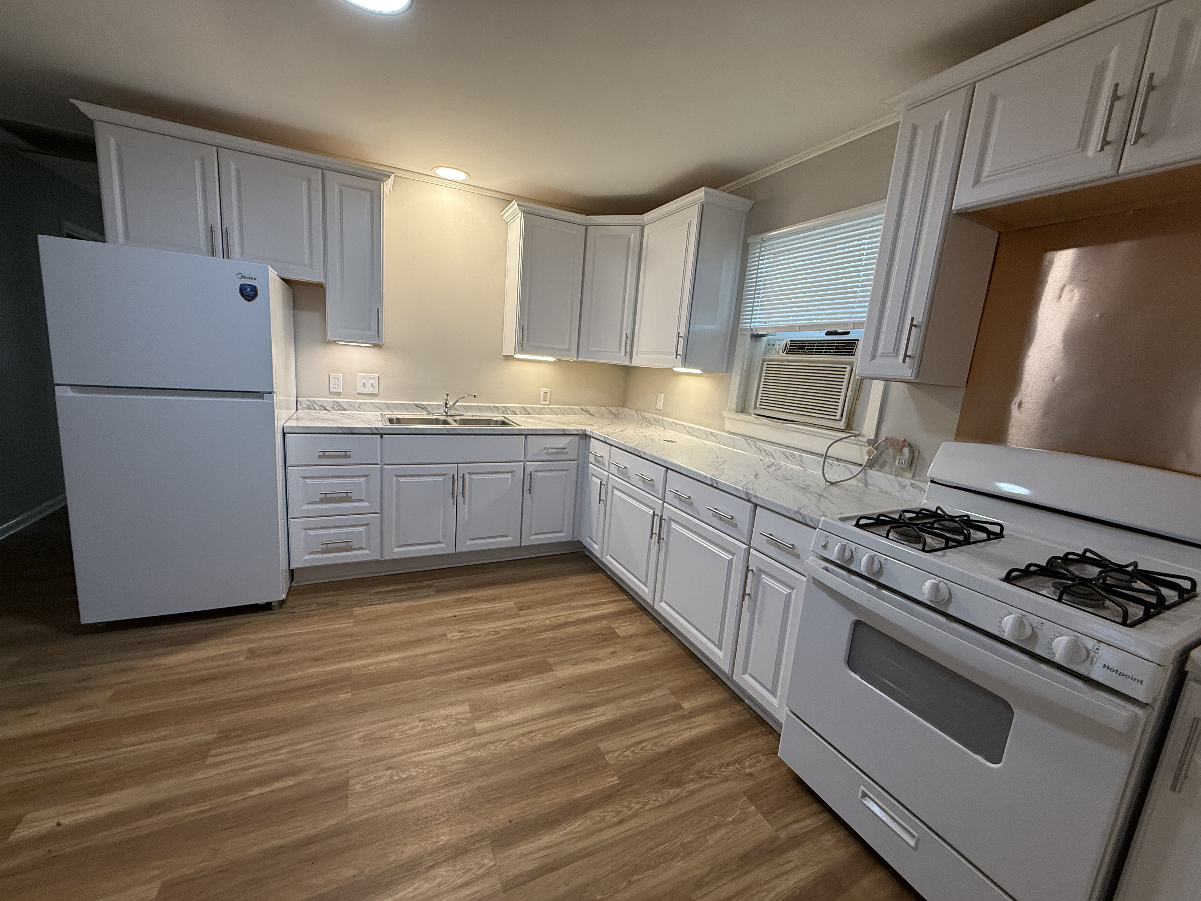 https://0201.nccdn.net/1_2/000/000/161/767/kitchen--2-.jpg