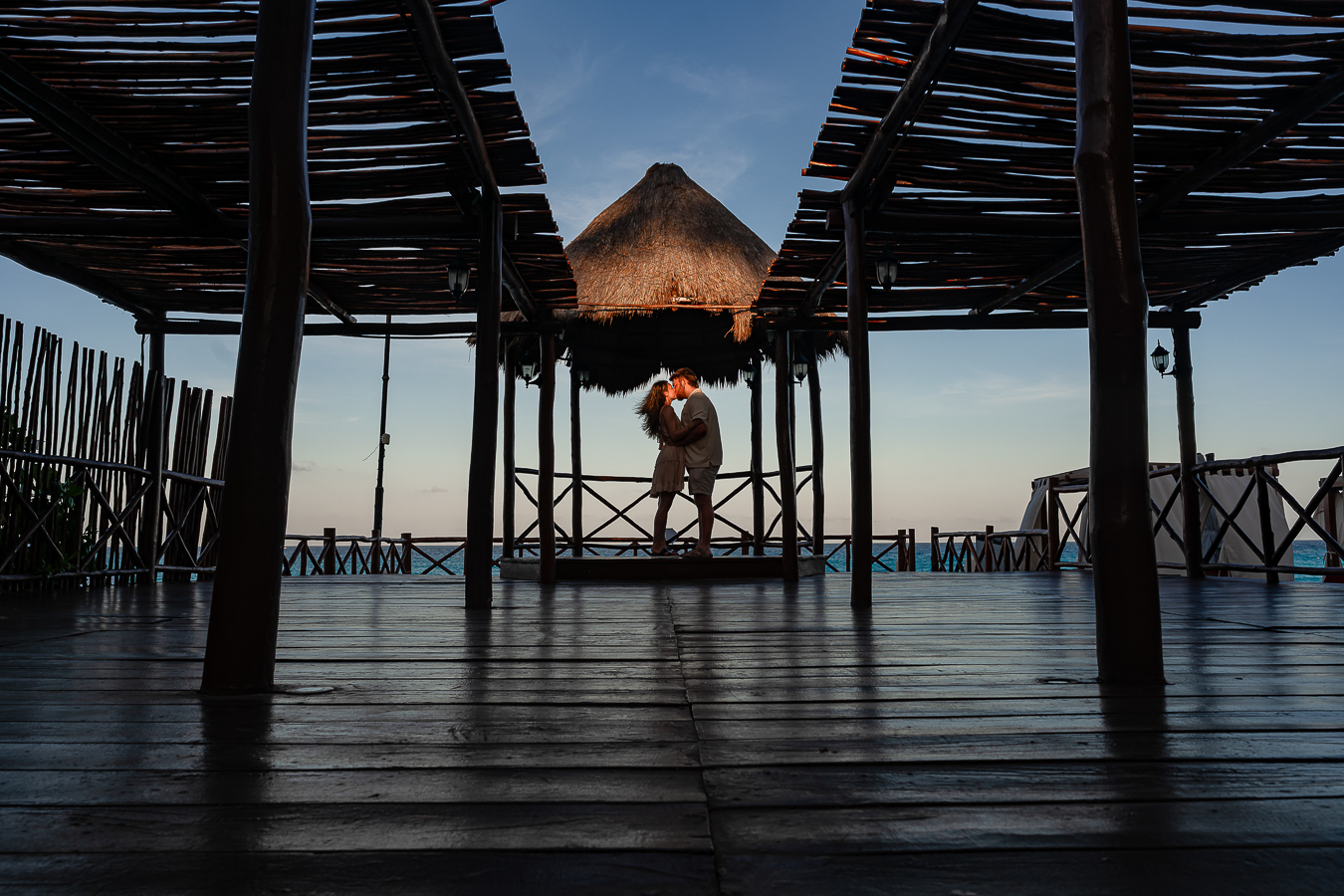 https://0201.nccdn.net/1_2/000/000/161/88d/romantic-proposal-in-cancun-fiesta-americana-allinclusive80.jpg.jpg