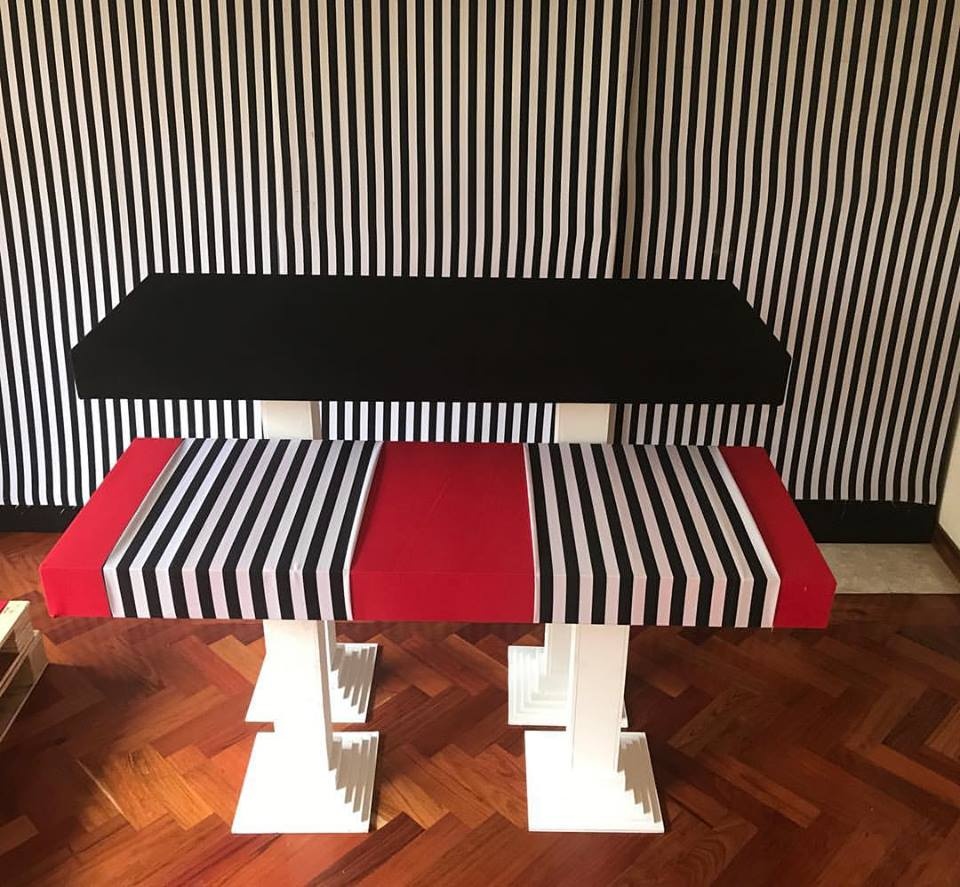 Mesón Doble
Negro y RojoRayasNegras
$ 120.000
medidas1.50mX55cm