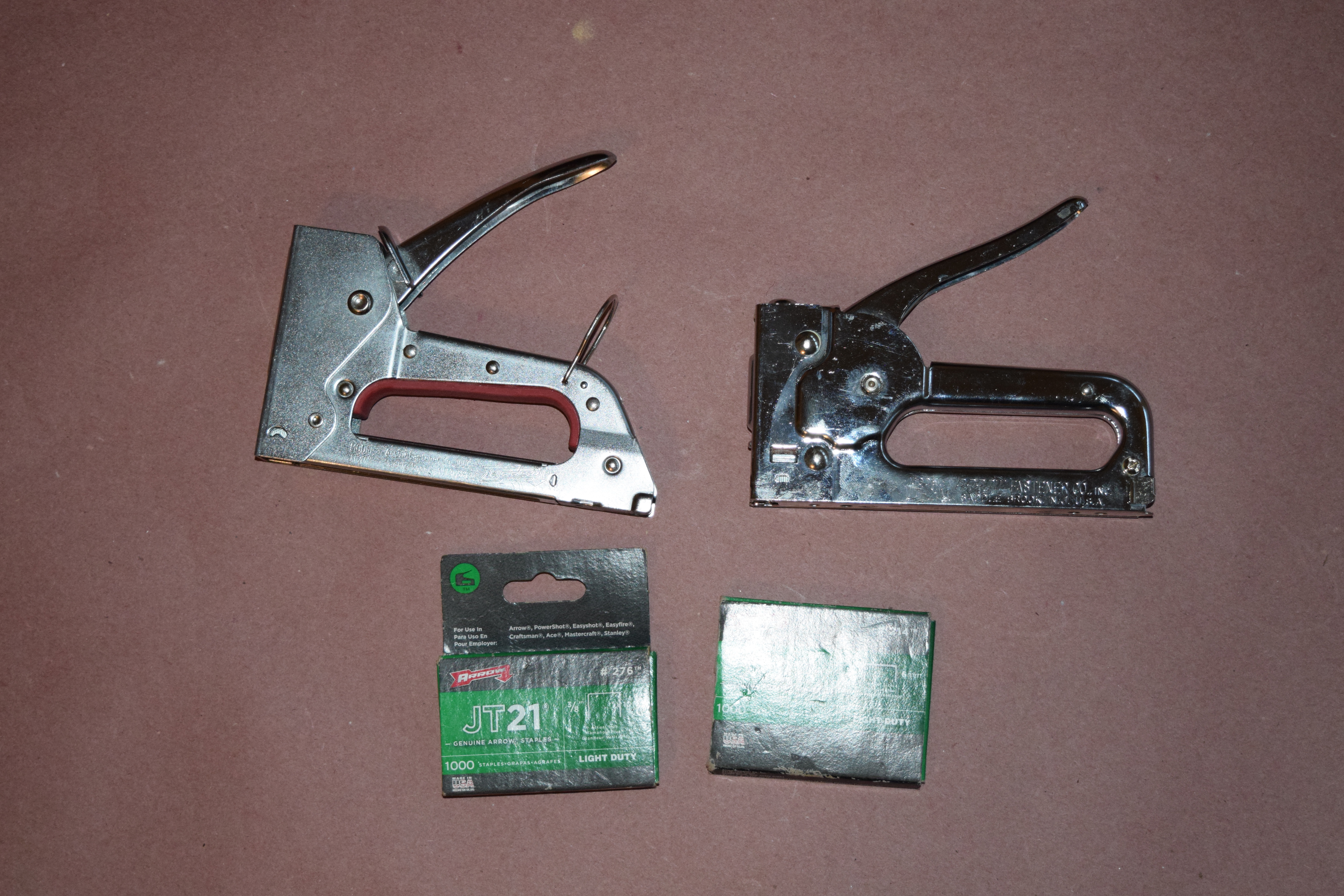 Staplers (x1 Model JT27, x1 Model JT-21M by Arrow)