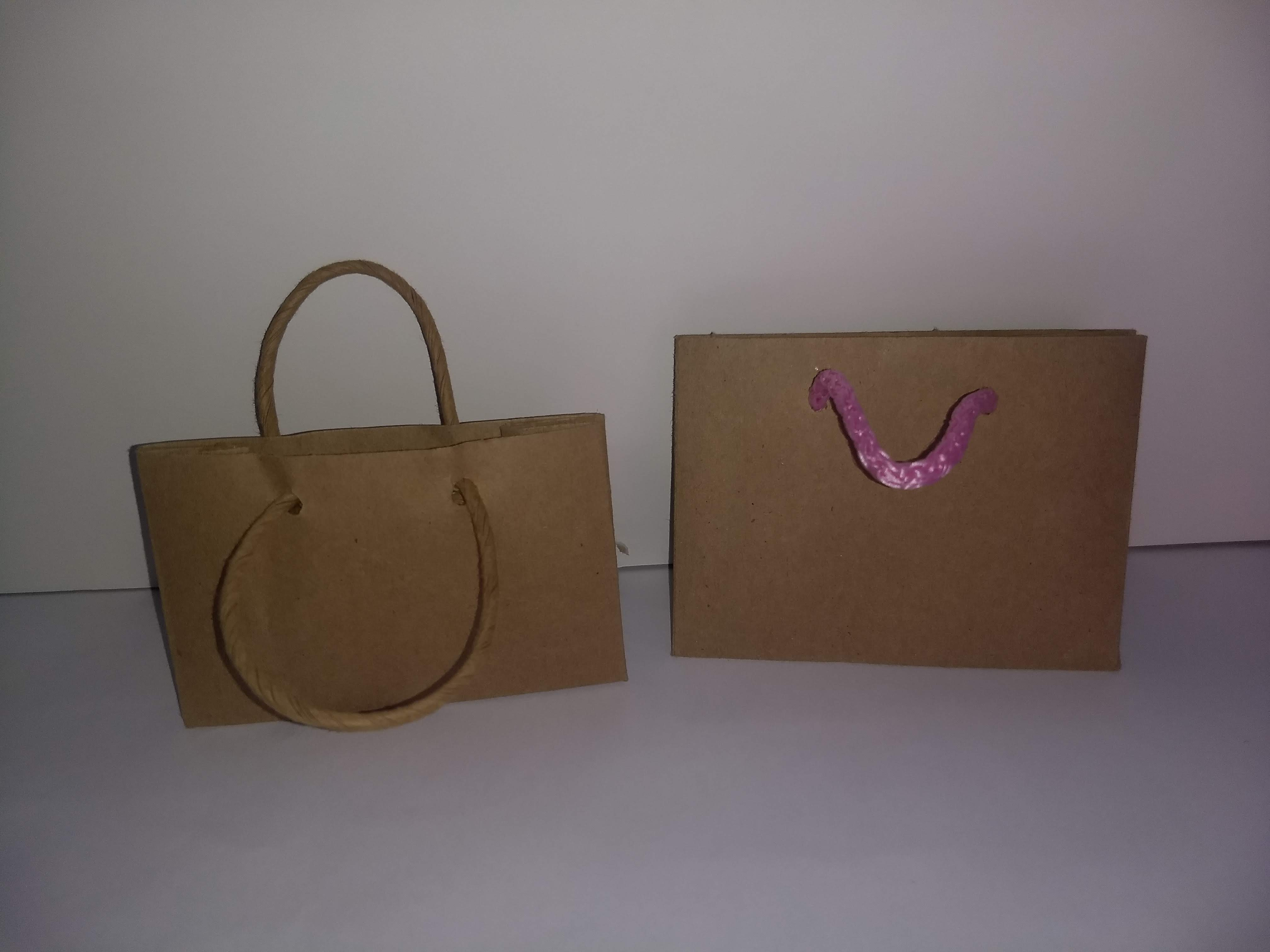 BOLSA DE PAPEL KRAFT
060910  MINI BOUTIQUE
060911  CHICA BOUTIQUE