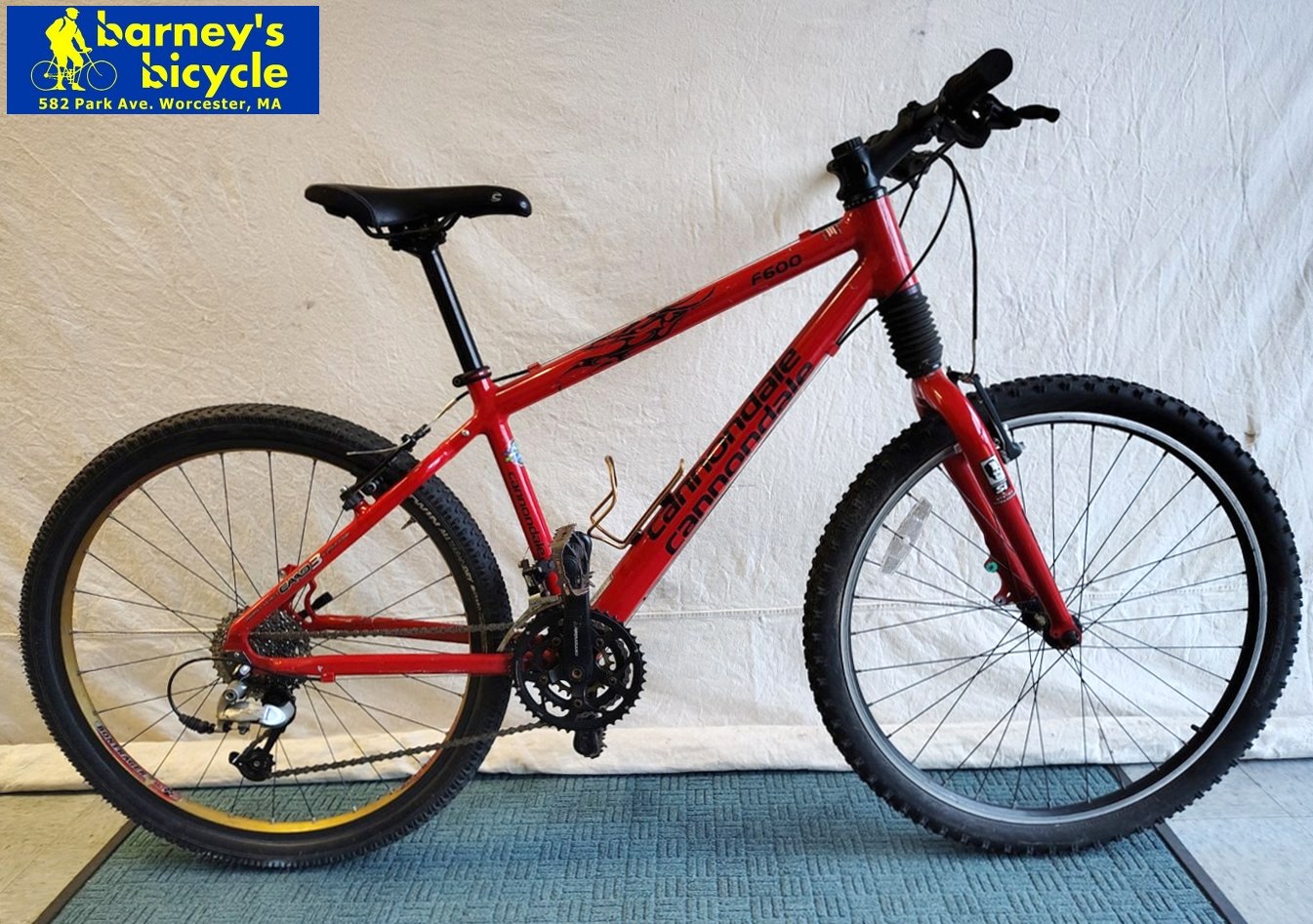 Cannondale FS400
Frame Size: 16" SM/ Rider Height: 5'4-5'7
Price: $419.00 (Professionally Tuned)