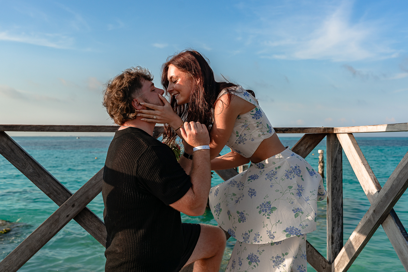 https://0201.nccdn.net/1_2/000/000/163/f0b/romantic-proposal-in-cancun-sunset--riu-palace-las-americas-canc.jpg