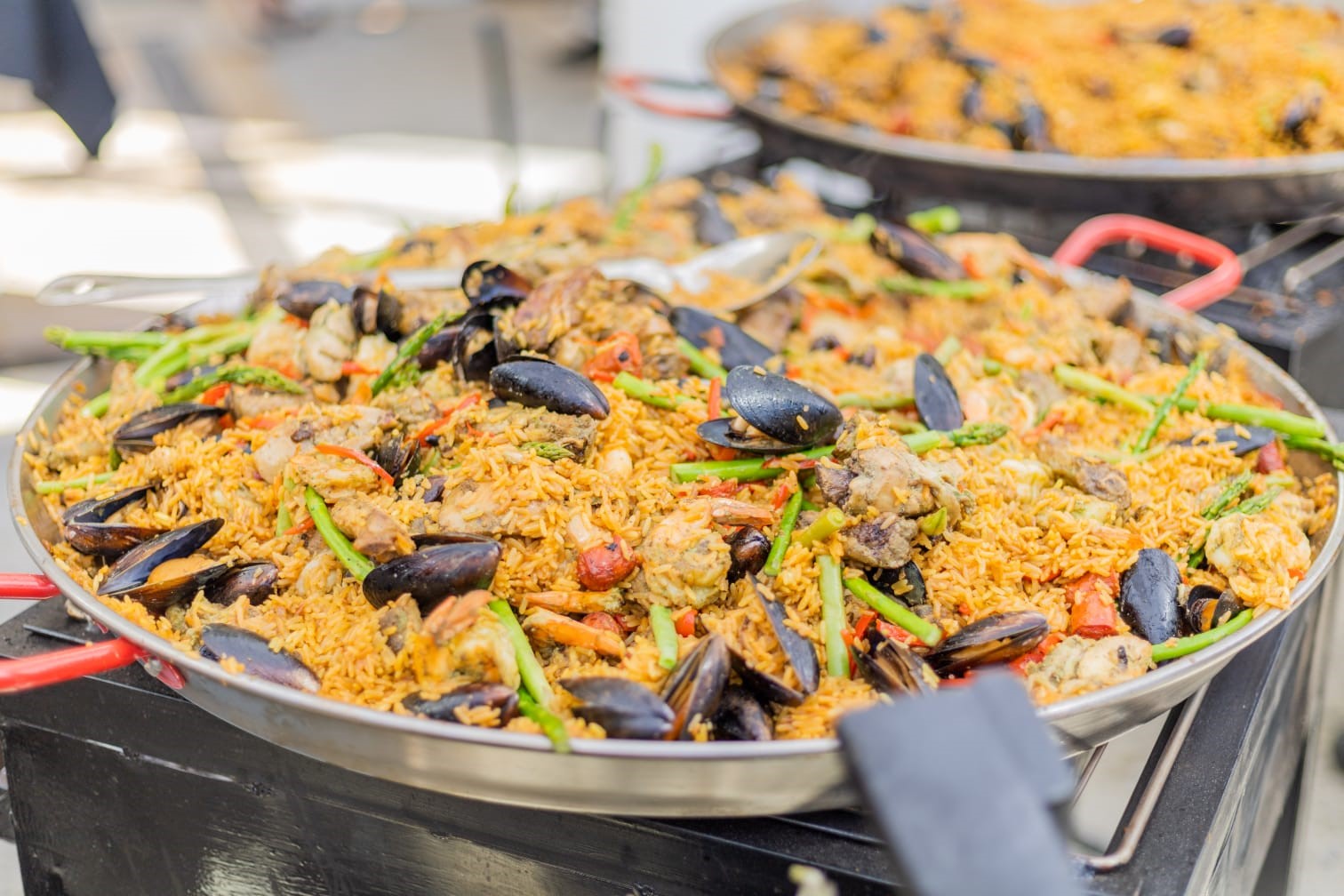 https://0201.nccdn.net/1_2/000/000/163/f2f/paella--1-.jpg