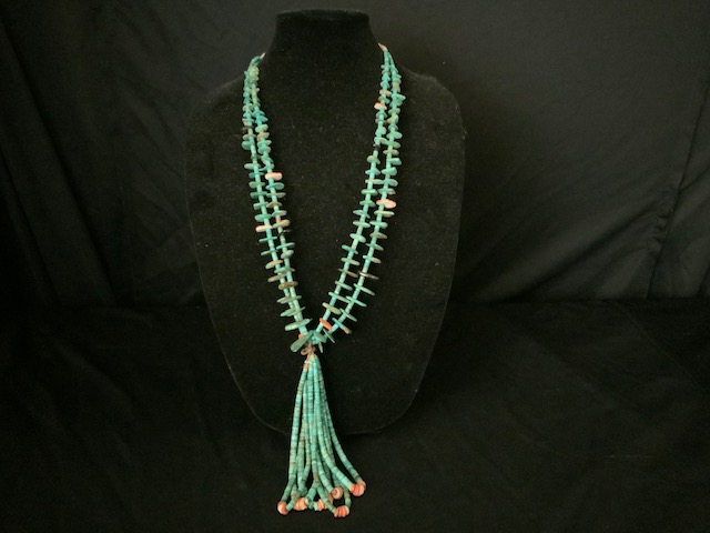 PRODUCT PROFILE:
Product No.: 21277
Description: Navajo necklace 
PRODUCT NARRATIVE:
• blue turquoise stones 
• beads with jacas
• 22” length