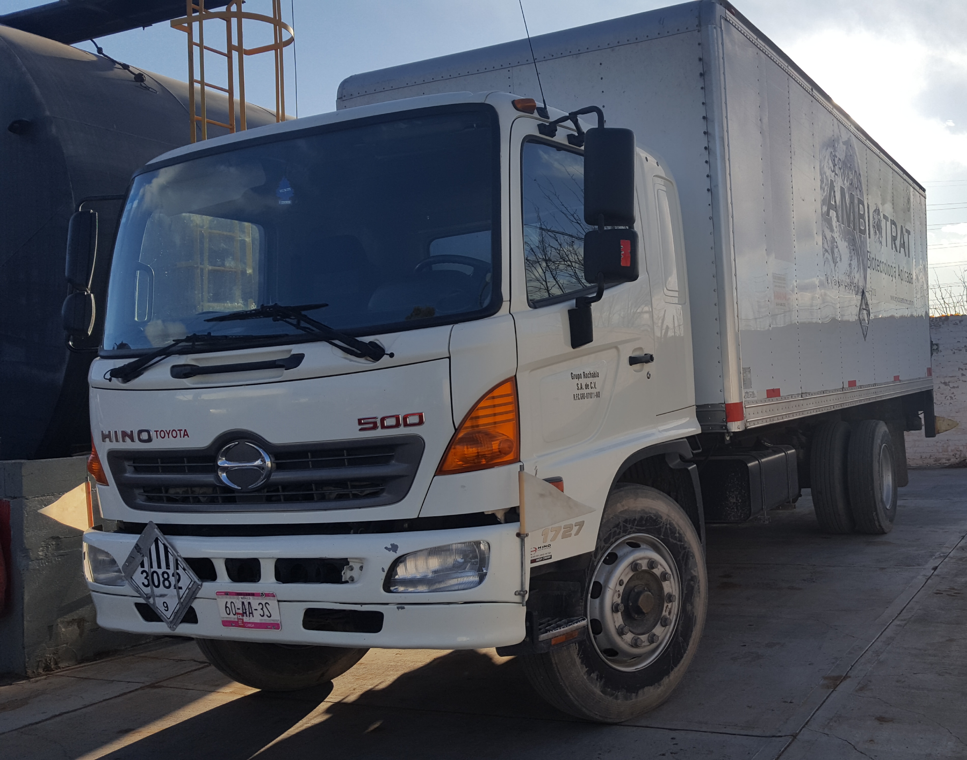 https://0201.nccdn.net/1_2/000/000/165/0cf/hino-500.jpg