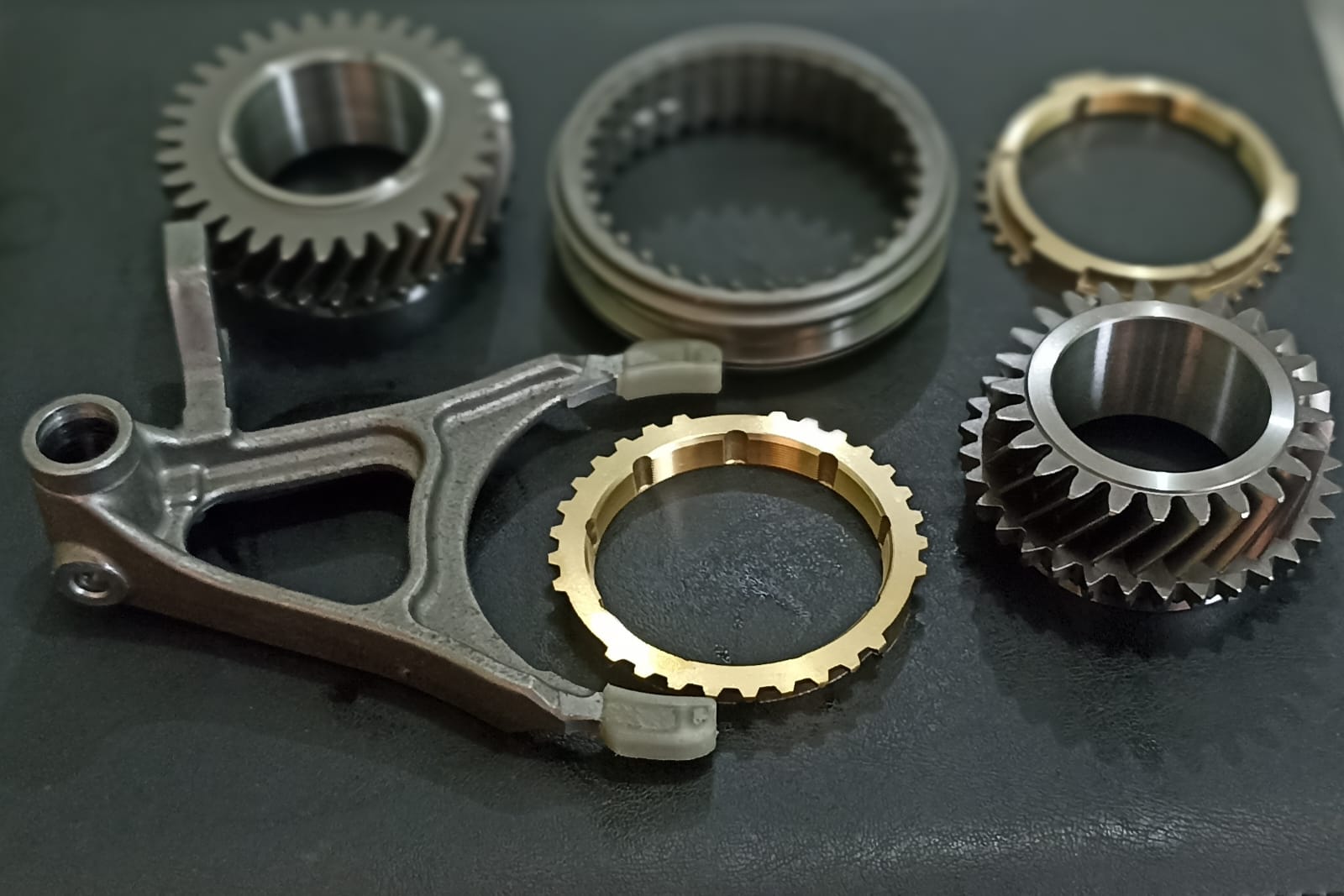 PALIO, RAM 700 Kit
Engrane (3ra 25 D)
Engrane (4ta 32 D)
2 Bronces, Sincro y Horq. 3ra 4ta
$5500