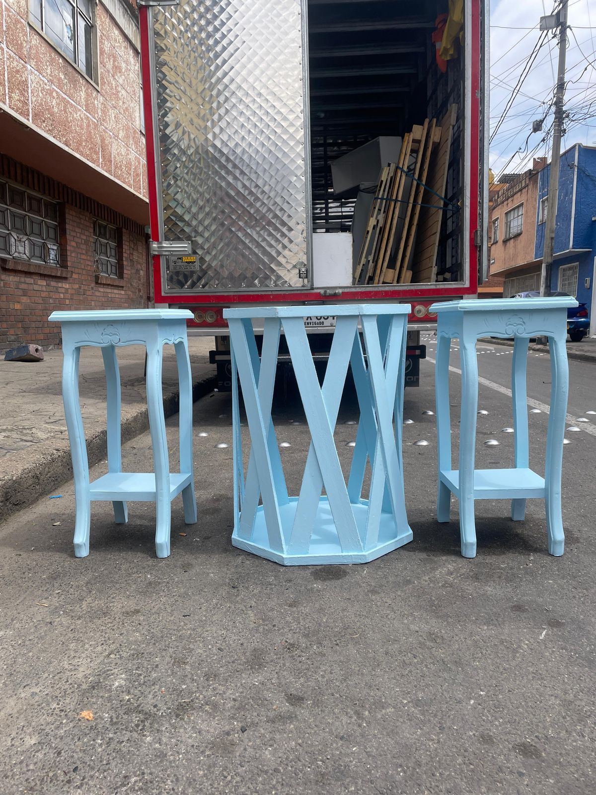 Mesa Octogonal Principal De Tablilla
62cmx62cm
80cm Alto
$50.000
Auxiliar azul $ 50.000