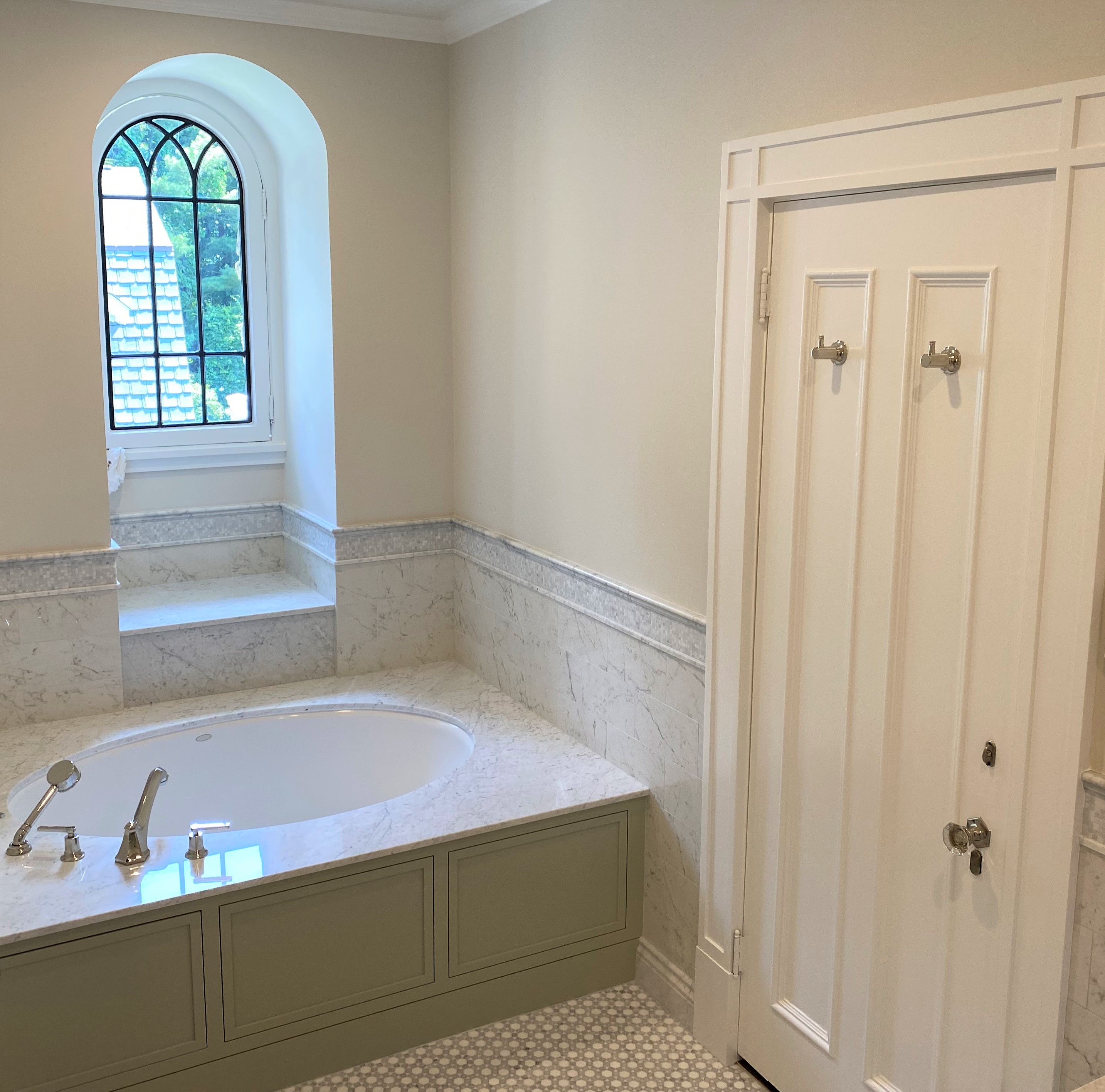 https://0201.nccdn.net/1_2/000/000/169/4fc/galanski-master-door-tub.jpg
