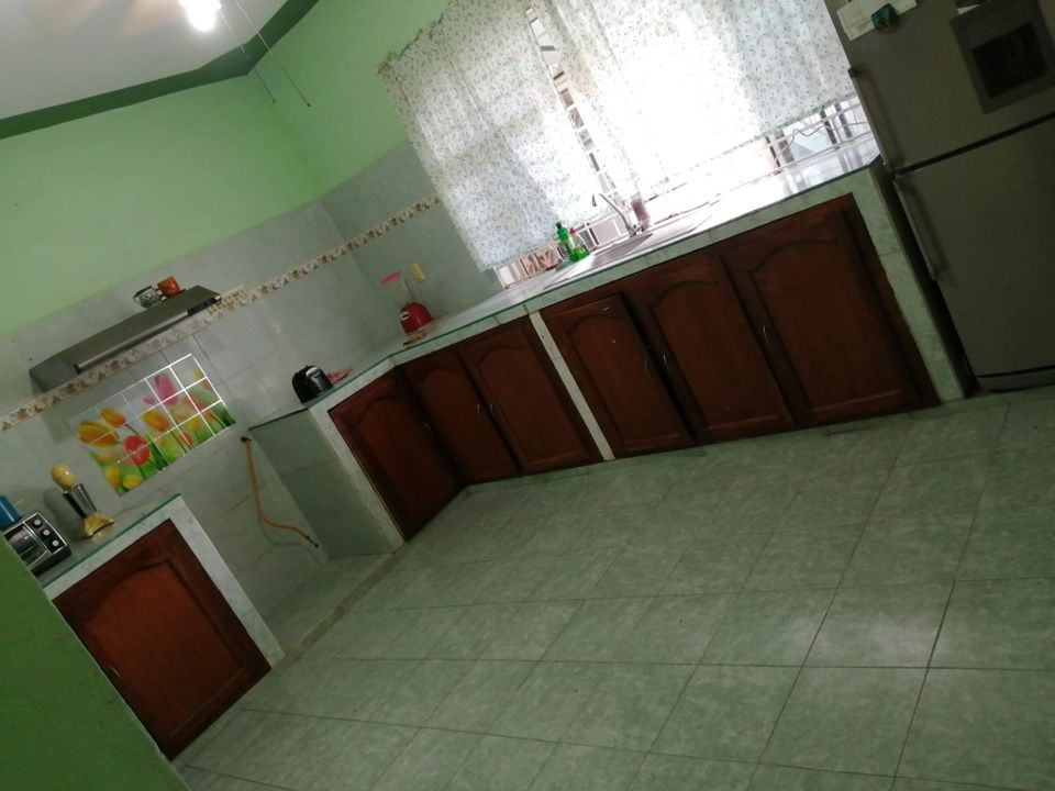 https://0201.nccdn.net/1_2/000/000/169/626/casa-flores-5.jpg