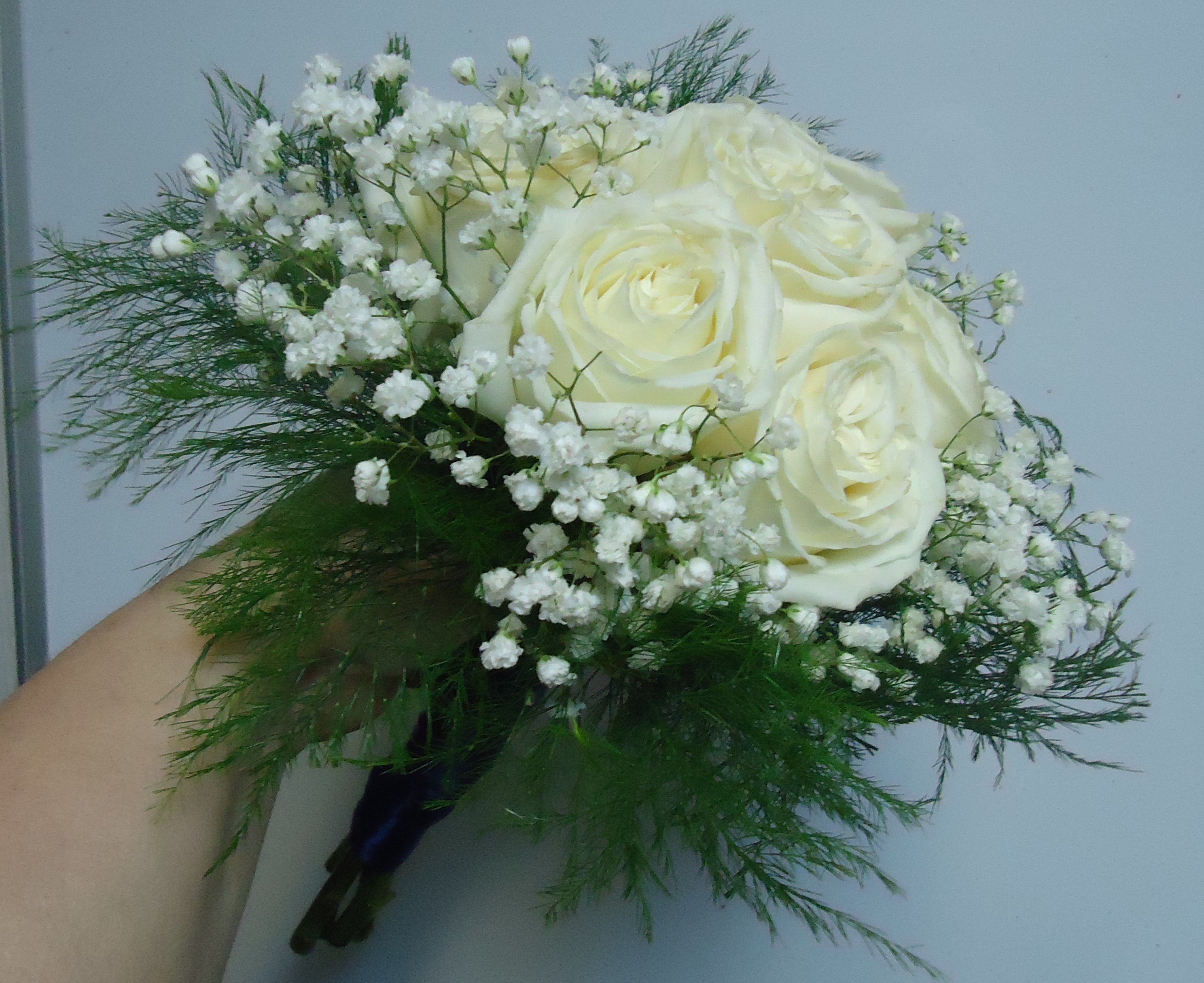 &quot;FRESH&quot; Handtied Rose Bouquet
(All White)
               $150.00